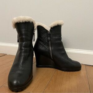 Michael Kors Black Leather Wedge Ankle Boots w/ Faux Fur Trim – Women’s Size 8